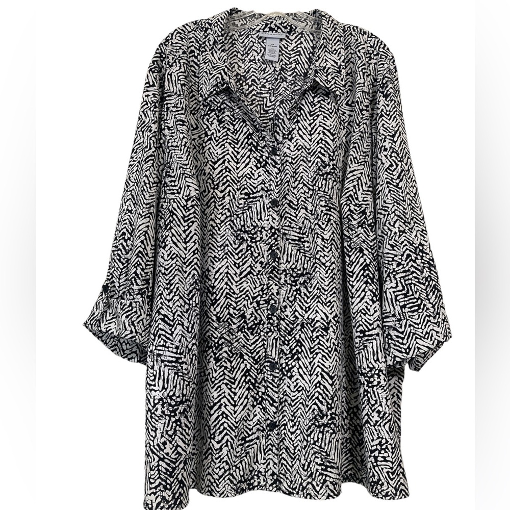 Black and White Patterned Women's Top